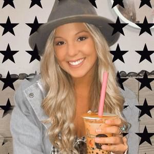 Meet your Posher, Abigail